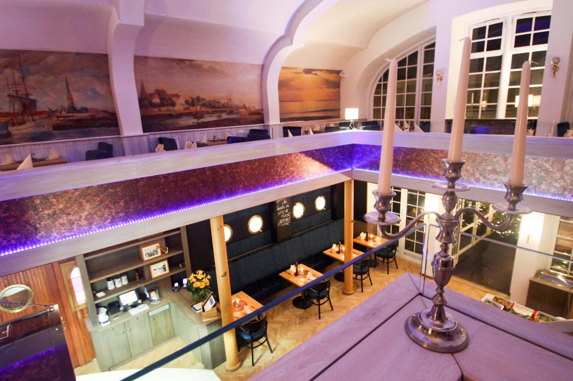 Hotel Am Alten Strom Rostock Exterior photo
